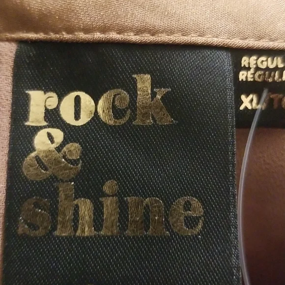 SOLD - XL SLEEVELESS TOP - Picture 6 of 8